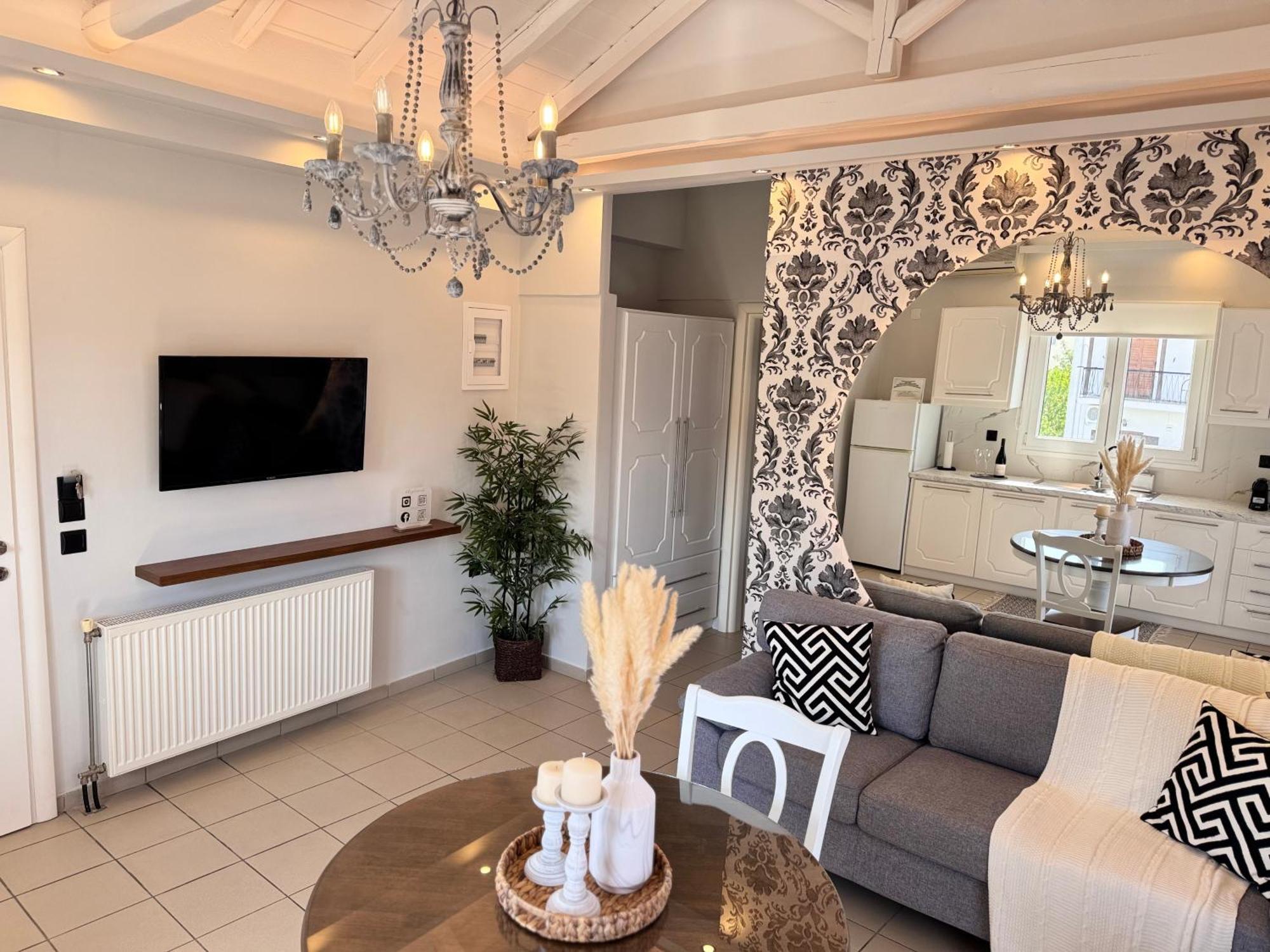 Orianna Suites Skiathos Екстериор снимка